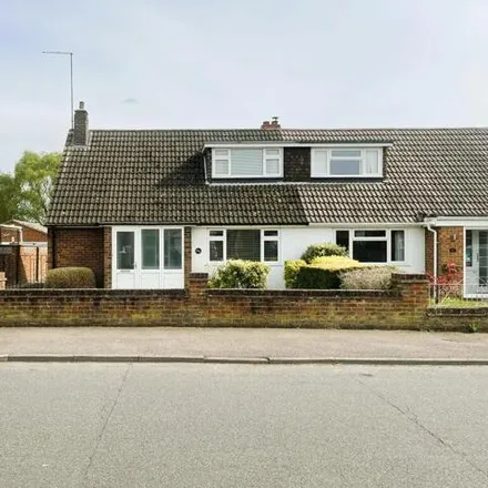 Buy this 2 bed house on Gooseberry Hill in Luton, LU3 2LB