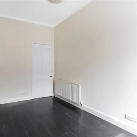 Image 9 - 9 Holmhead Place, New Cathcart, Glasgow, G44 4HF, United Kingdom - Apartment for sale