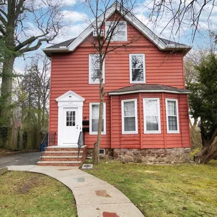 Rent this 4 bed house on 164 Prospect Street in Leonia, Bergen County