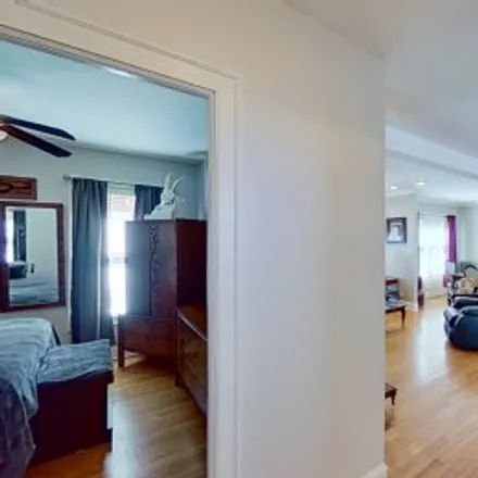 Buy this 3 bed apartment on #1c,7649 North Eastlake Ter in East Rogers Park, Chicago