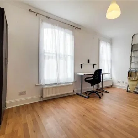 Image 6 - 33c Ropery Street, London, E3 4QH, United Kingdom - Townhouse for rent