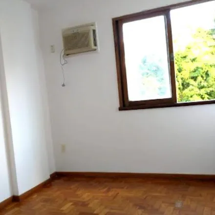 Buy this 2 bed apartment on Biblioteca da Faculdade Mauricio de Nassau in Rua Direita da Piedade, Centro