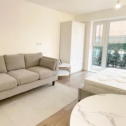 Rent this studio apartment on Beaufort Square in London, NW9 5SQ