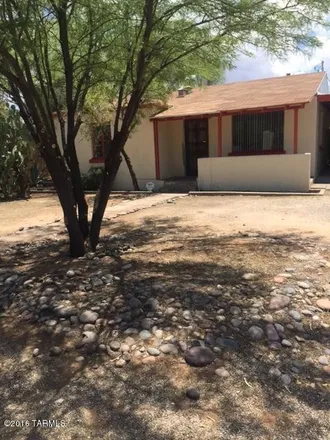 Rent this 2 bed house on 1426 East Seneca Street in Tucson, AZ 85719