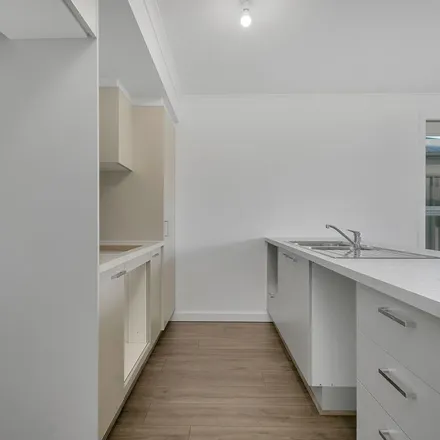 Image 2 - Sunshine Place, Blakeview SA 5114, Australia - Apartment for rent