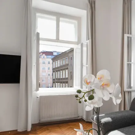 Rent this 3 bed apartment on Stanislausgasse 9 in 1030 Vienna, Austria