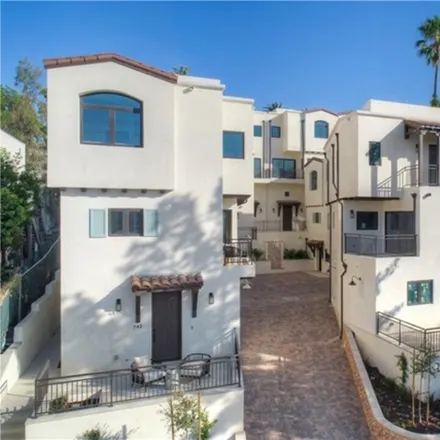 Image 1 - 734 Parkman Avenue, Los Angeles, CA 90026, USA - House for rent
