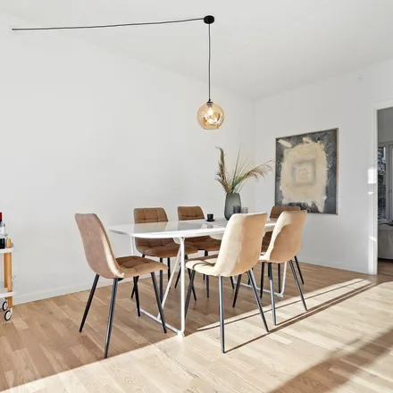 Rent this 4 bed apartment on Arenahaven in Hannemanns Allé, 2770 Kastrup