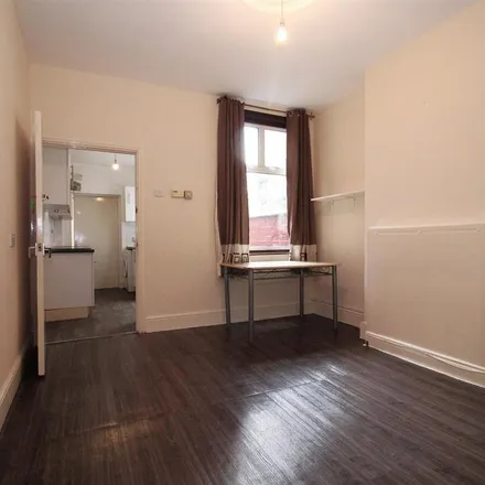 Image 3 - Paton Street, Leicester, LE3 0BF, United Kingdom - House for rent