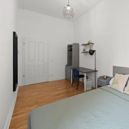Rent this 4 bed room on Windscheidstraße 19 in 10627 Berlin, Germany