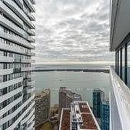 Image 3 - 88 Harbour Street, Old Toronto, ON M5J 0B5, Canada - Apartment for rent