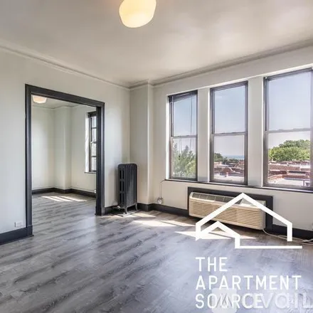 Image 3 - 6807 N Sheridan Rd, Unit 226 - Apartment for rent