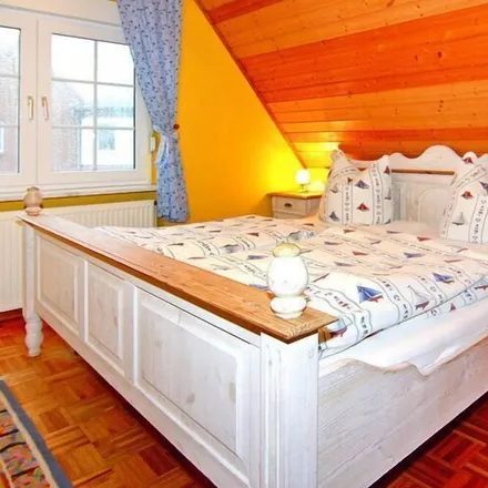 Rent this 2 bed townhouse on Kletterpark Boltenhagen in Ostseeallee 101, 23946 Boltenhagen