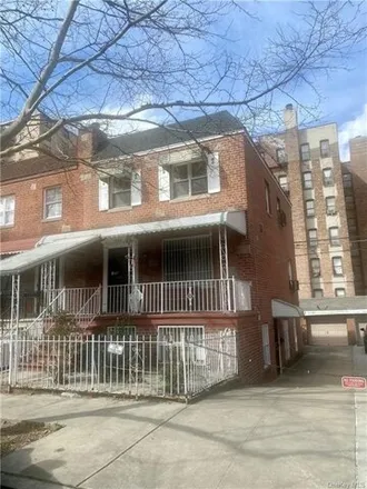 Buy this 3 bed duplex on 1973 Ellis Avenue in New York, NY 10472