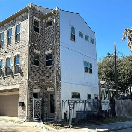 Buy this 3 bed house on 1773 Francis Street in Houston, TX 77004