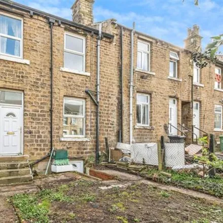 Image 1 - College Street, Milnsbridge, HD4 5EB, United Kingdom - Townhouse for sale