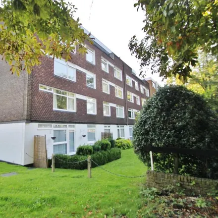 Image 9 - Ferndown, 51 Woodford Road, London, E18 2ED, United Kingdom - Apartment for rent