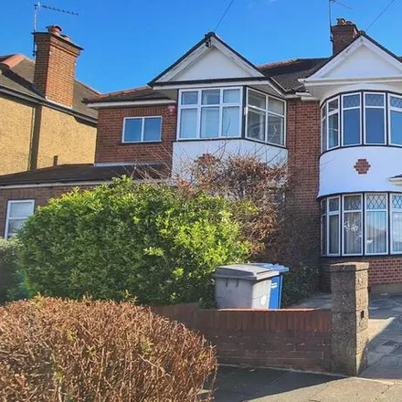 Rent this 4 bed duplex on 74 Exeter Road in London, EN4 8LN