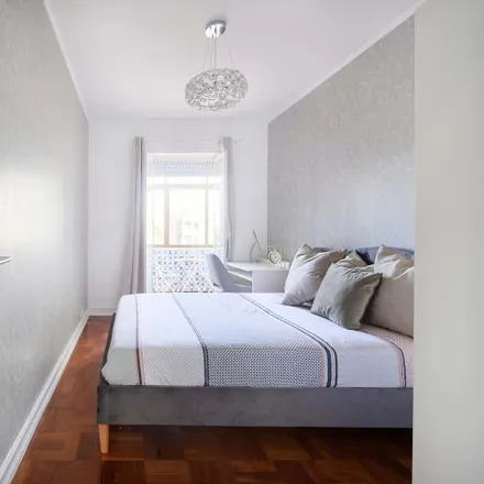 Rent this 7 bed room on Avenida Barbosa du Bocage 52 in 1050-195 Lisbon, Portugal