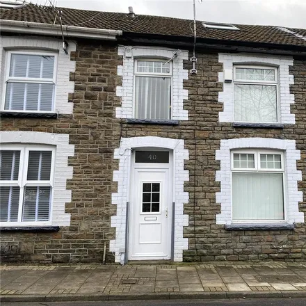 Rent this 2 bed townhouse on Middle Terrace in Tylorstown, CF43 3ET