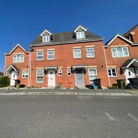 Rent this 3 bed duplex on 27;28;29;30 Crusader Close in Bridgwater, TA6 3UY