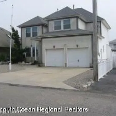 Rent this 4 bed house on 1769 Rue Mirador in Point Pleasant, NJ 08742