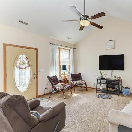 Image 2 - 1670 Kristen Drive, Wilmington, Will County, IL 60481, USA - Townhouse for sale