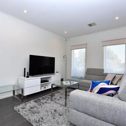 Rent this 2 bed townhouse on Dandenong Bypass Offramp in Keysborough VIC 3175, Australia