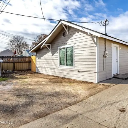 Buy this 2 bed house on 816 Cornell Avenue in Yakima, WA 98902