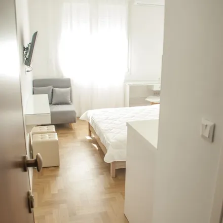 Rent this 1 bed apartment on Ο Γύρος της Αριστοτέλους in Aristotelous Pedestrian Ave, Thessaloniki Municipal Unit