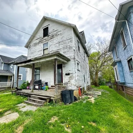 Buy this 3 bed house on 493 Cherry Street in Marion, OH 43302