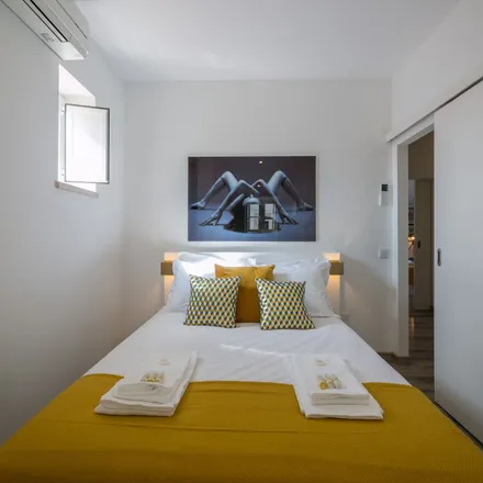 Rent this 2 bed apartment on Rua das Fontaínhas a São Lourenço in 1100-034 Lisbon, Portugal