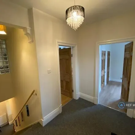 Image 3 - 4 Darnley Road, Leeds, LS16 5JF, United Kingdom - Apartment for rent