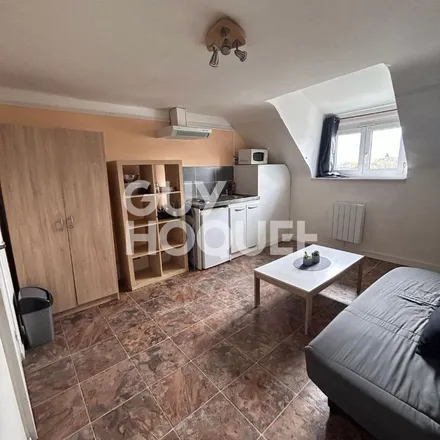Rent this 1 bed apartment on 4 Rue Gambetta in 28200 Châteaudun, France