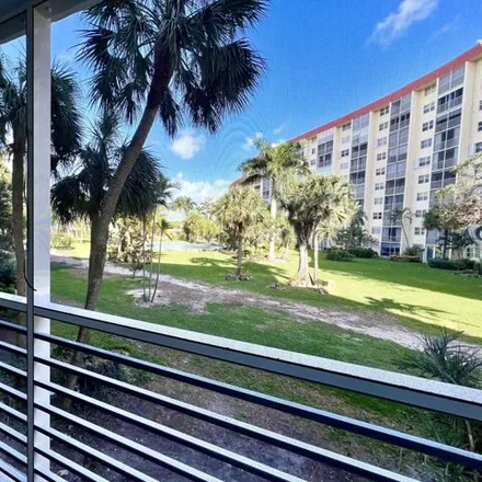 Rent this 2 bed condo on 2769 Northeast 14th Street Causeway in Country Club Isles, Pompano Beach