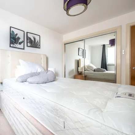 Image 4 - Fountain House, 16 A202, London, SW8 2LJ, United Kingdom - Apartment for rent