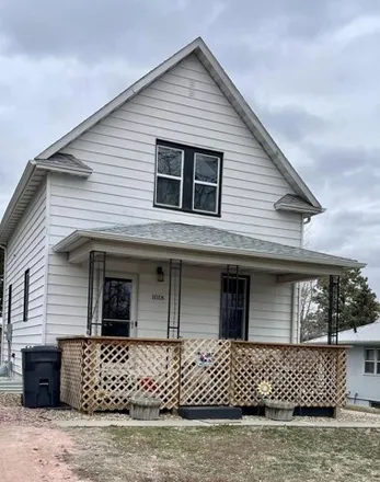 Buy this 3 bed house on 1094 South Courtland Street in Chamberlain, SD 57325