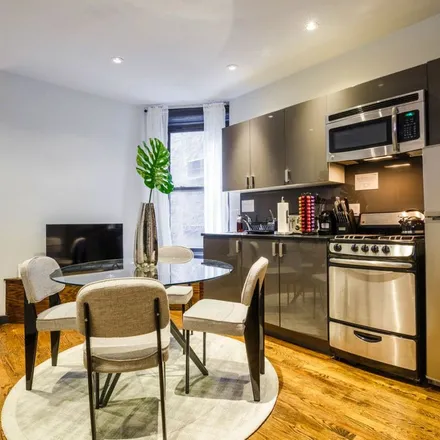 Rent this 4 bed apartment on 511 East 87th Street in New York, NY 10128