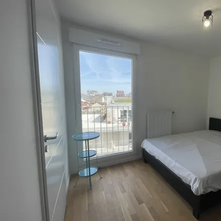 Image 5 - 40 Rue Delizy, 93500 Pantin, France - Apartment for rent