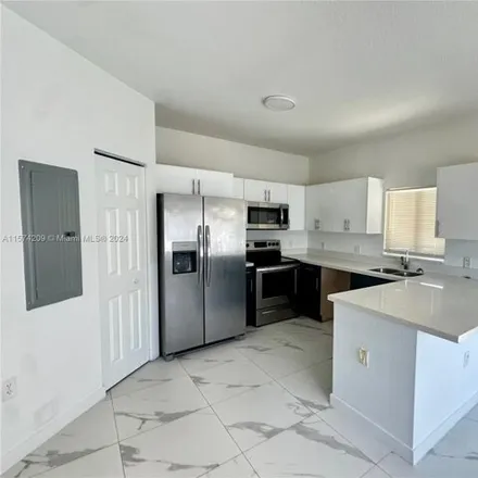 Image 5 - 498 Northwest 14th Way, Fort Lauderdale, FL 33311, USA - Townhouse for rent