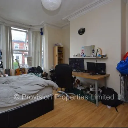 Image 6 - 31 Brudenell Mount, Leeds, LS6 1HT, United Kingdom - Apartment for rent