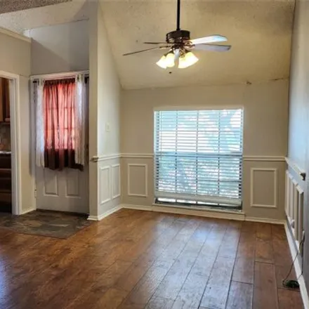 Image 2 - 1442 Weiler Boulevard, Fort Worth, TX 76112, USA - House for rent