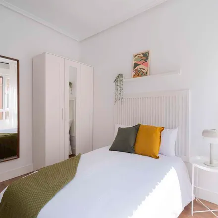 Image 5 - Calle de Andrés Mellado, 50, 28015 Madrid, Spain - Apartment for rent