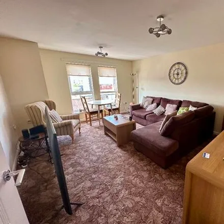 Image 2 - Dean Court, Clydebank, G81 1RX, United Kingdom - Apartment for sale