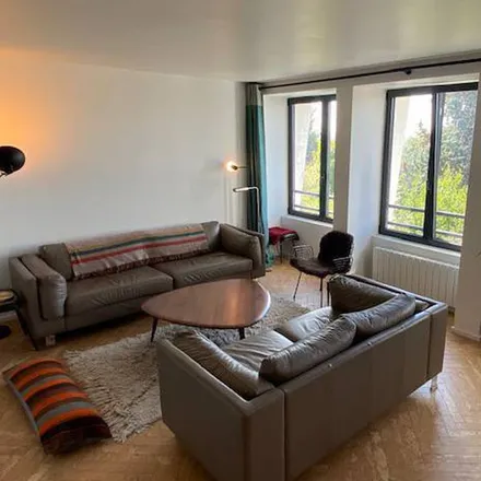 Rent this 3 bed apartment on 9bis Boulevard de Verdun in 94120 Fontenay-sous-Bois, France
