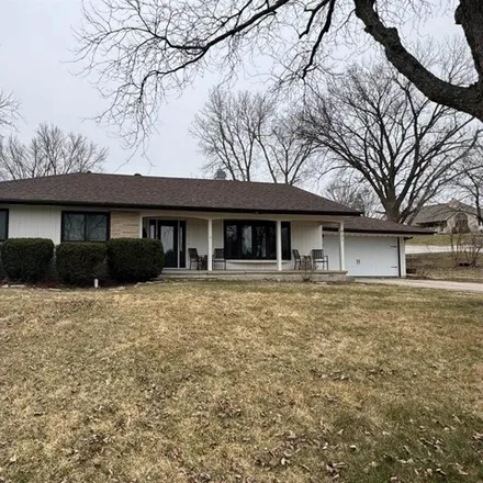 Buy this 3 bed house on 921 Lakeshore Drive in Osceola, IA 50213