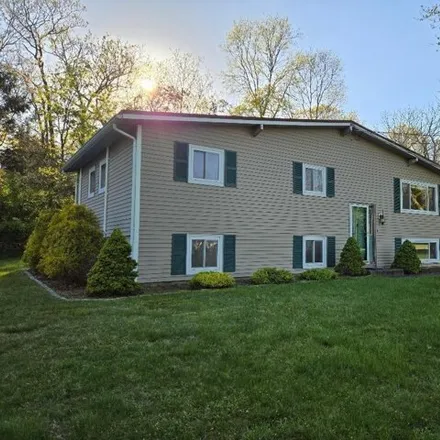 Buy this 3 bed house on 9 Surrey Lane in East Lyme, CT 06357