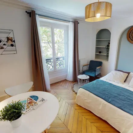 Rent this 4 bed room on 63 Avenue des Ternes in 75017 Paris, France