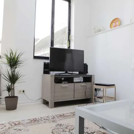 Rent this 4 bed apartment on Rue Goffart - Goffartstraat 114 in 1050 Ixelles - Elsene, Belgium