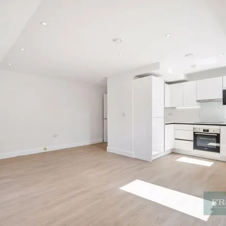 Image 6 - Smitham Bottom Lane, London, CR8 3DE, United Kingdom - Apartment for rent